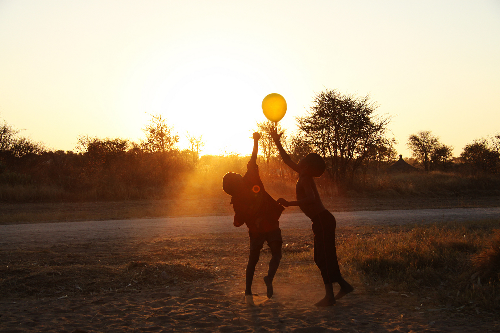 san children playing