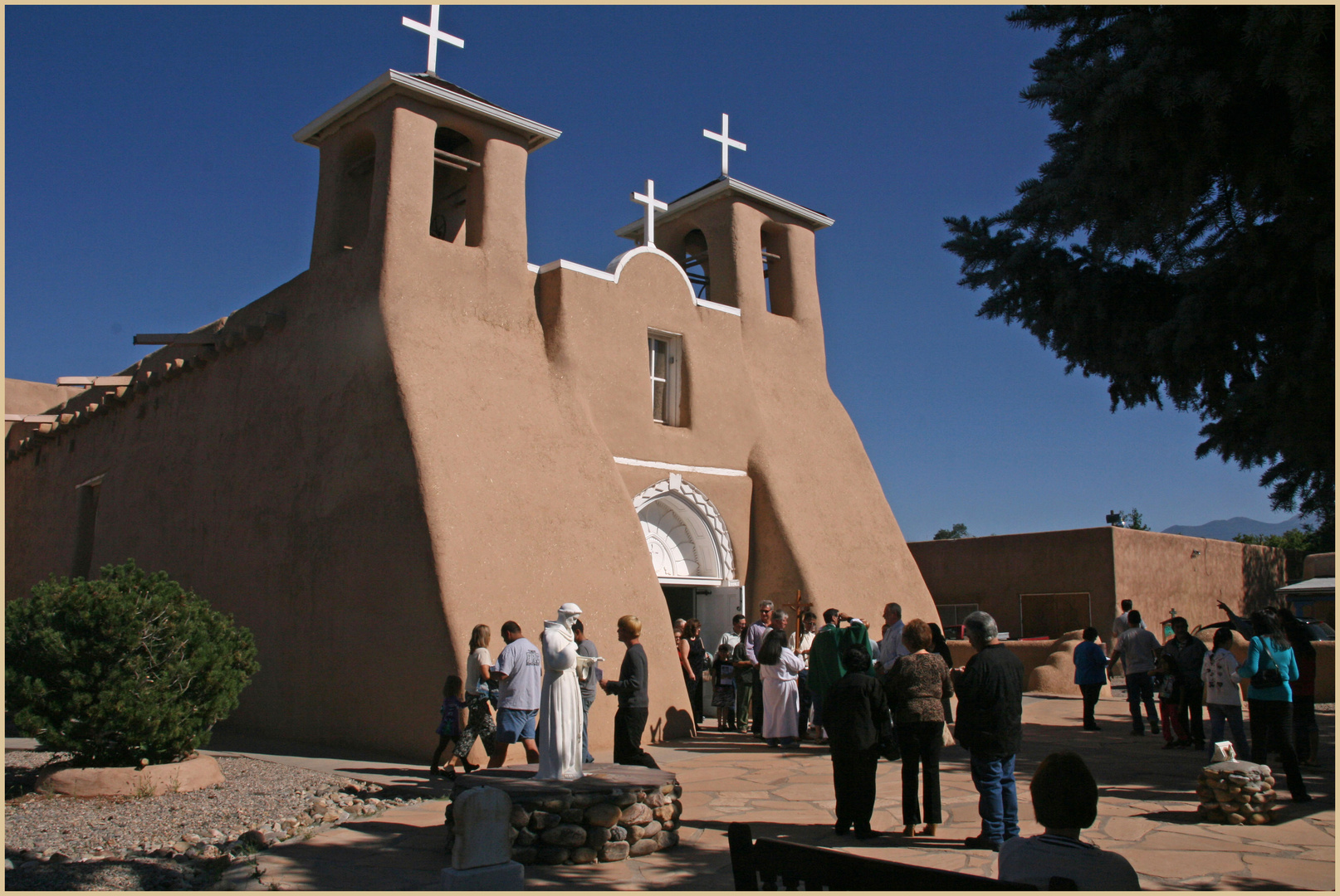 san francisco de asis church taos sunday morning