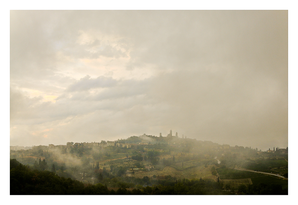 San Gimignano im Morgendunst