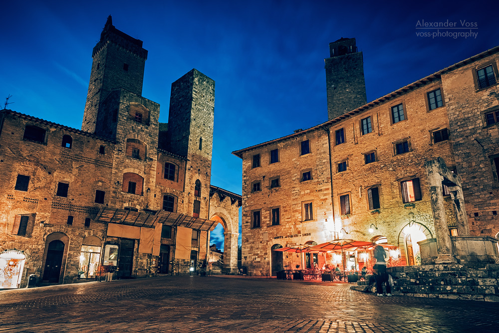 San Gimignano - Piazza della Cisterna