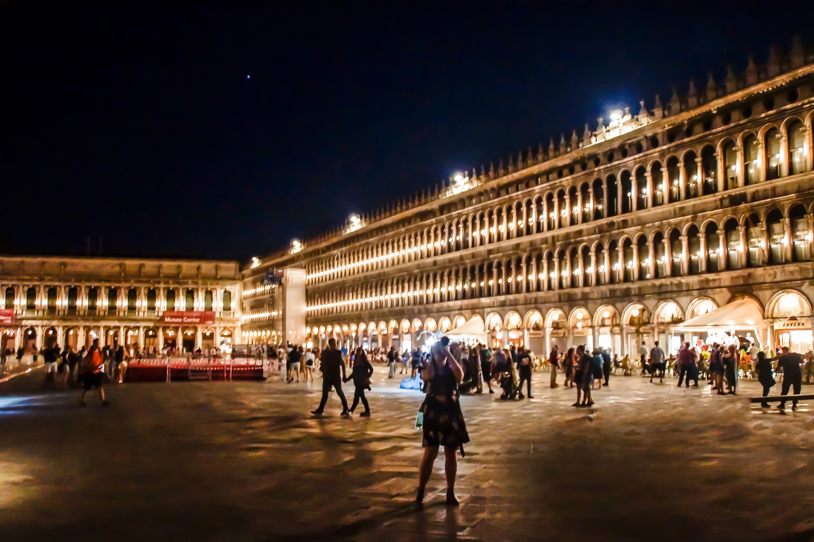 San Marco Platz by nigth 