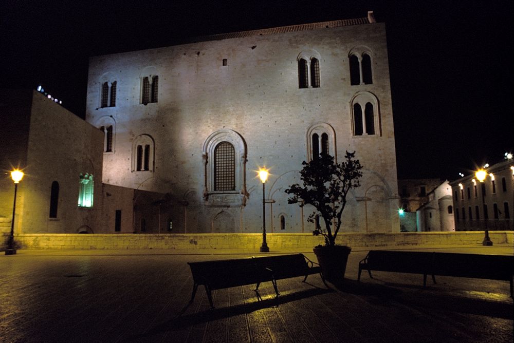 San Nicola, mura di Bari
