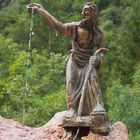 San Romedio - Der Heilige, Wasser spendend