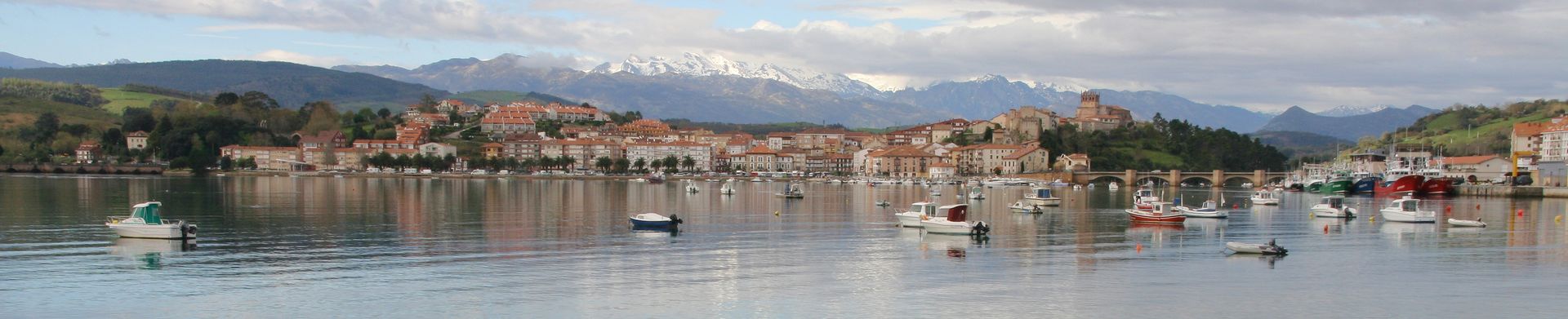 San Vicente de la Barquera (Cantabria), en abril.