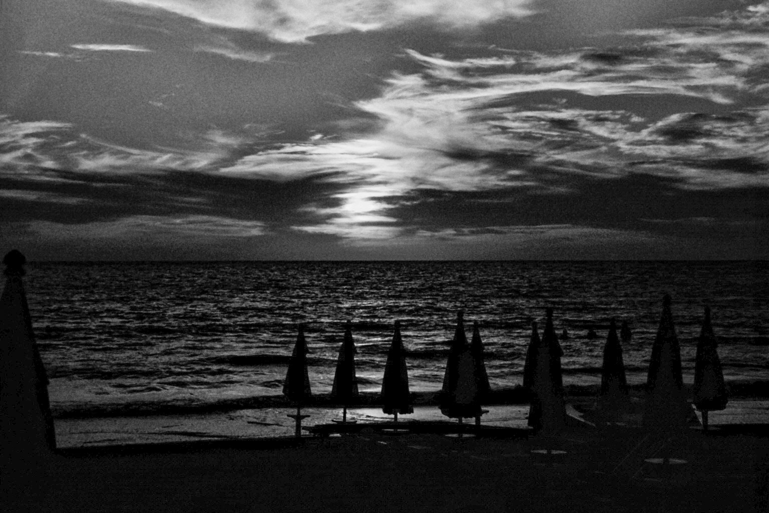 San Vincenzo Sonnenuntergang B&w