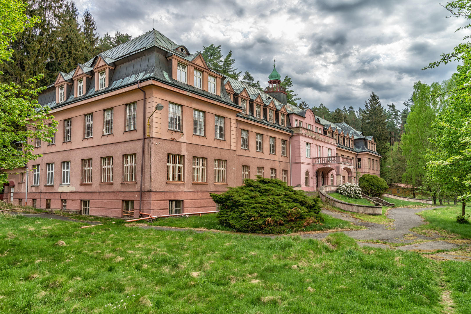 Sanatorium - sanierungsbedürftig