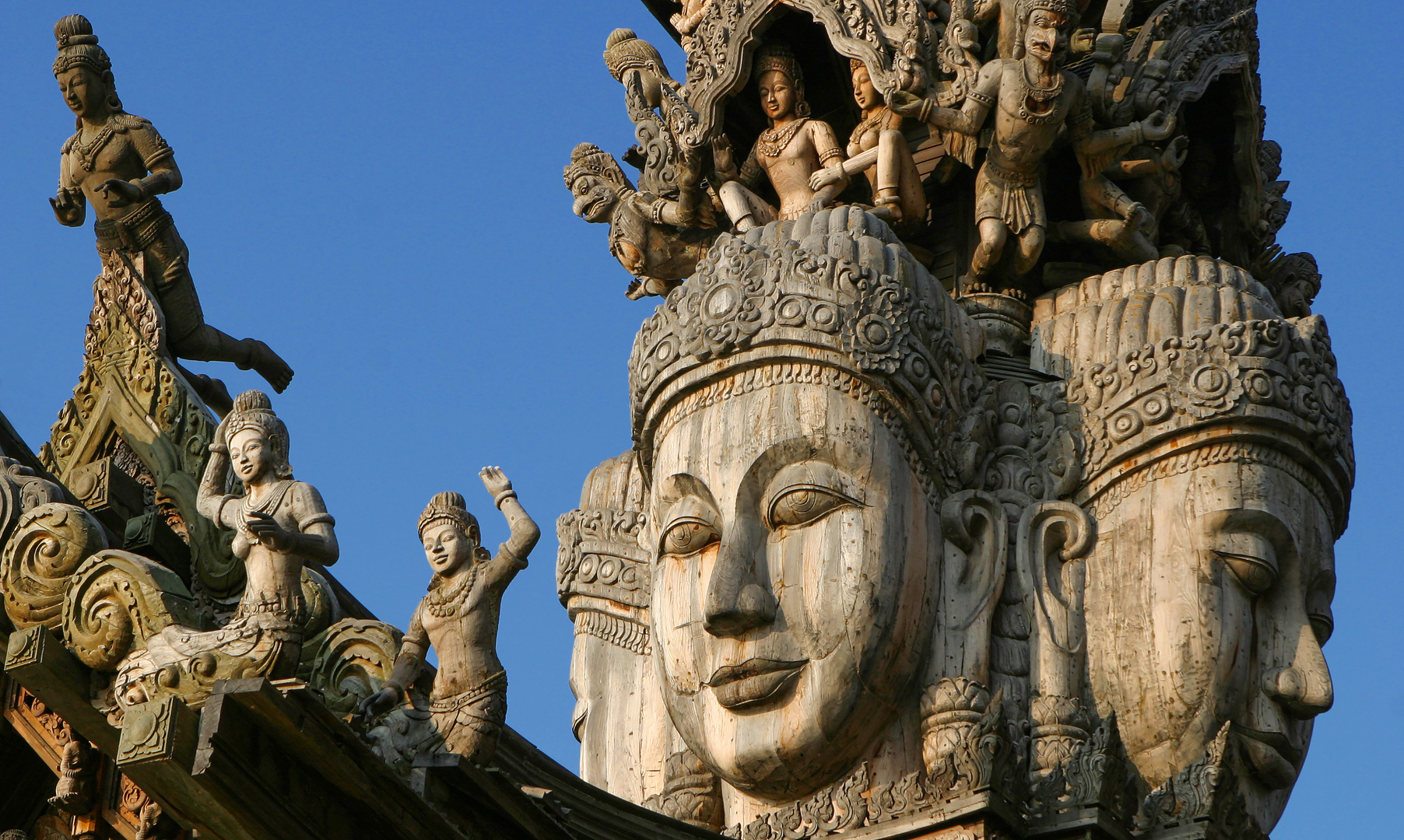 Sanctuary of Truth Figuren