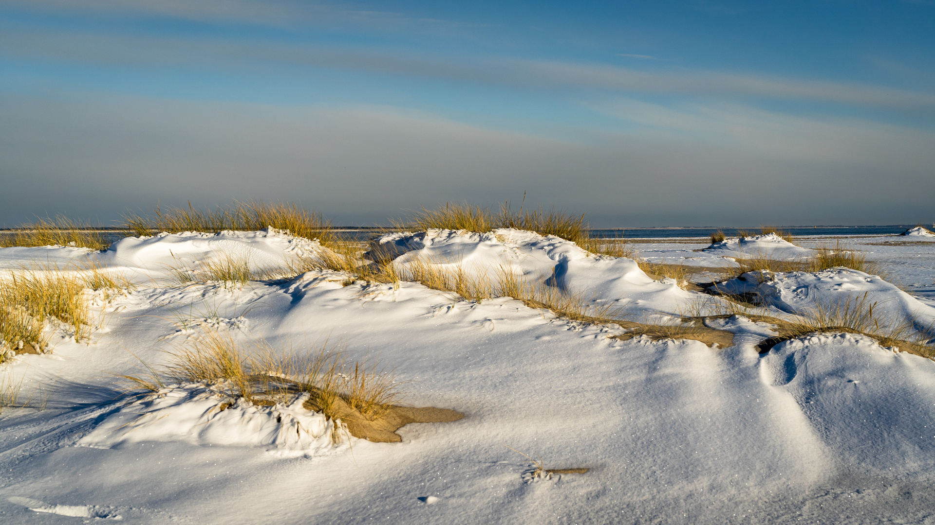 Sand, Dünen und Schnee