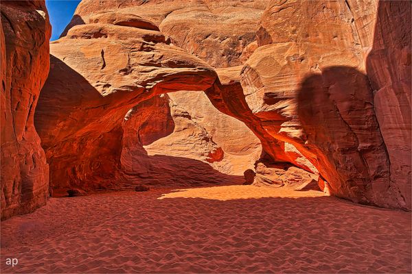 Sand Dune Arch