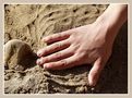 Sand-Hand von Hans Nater