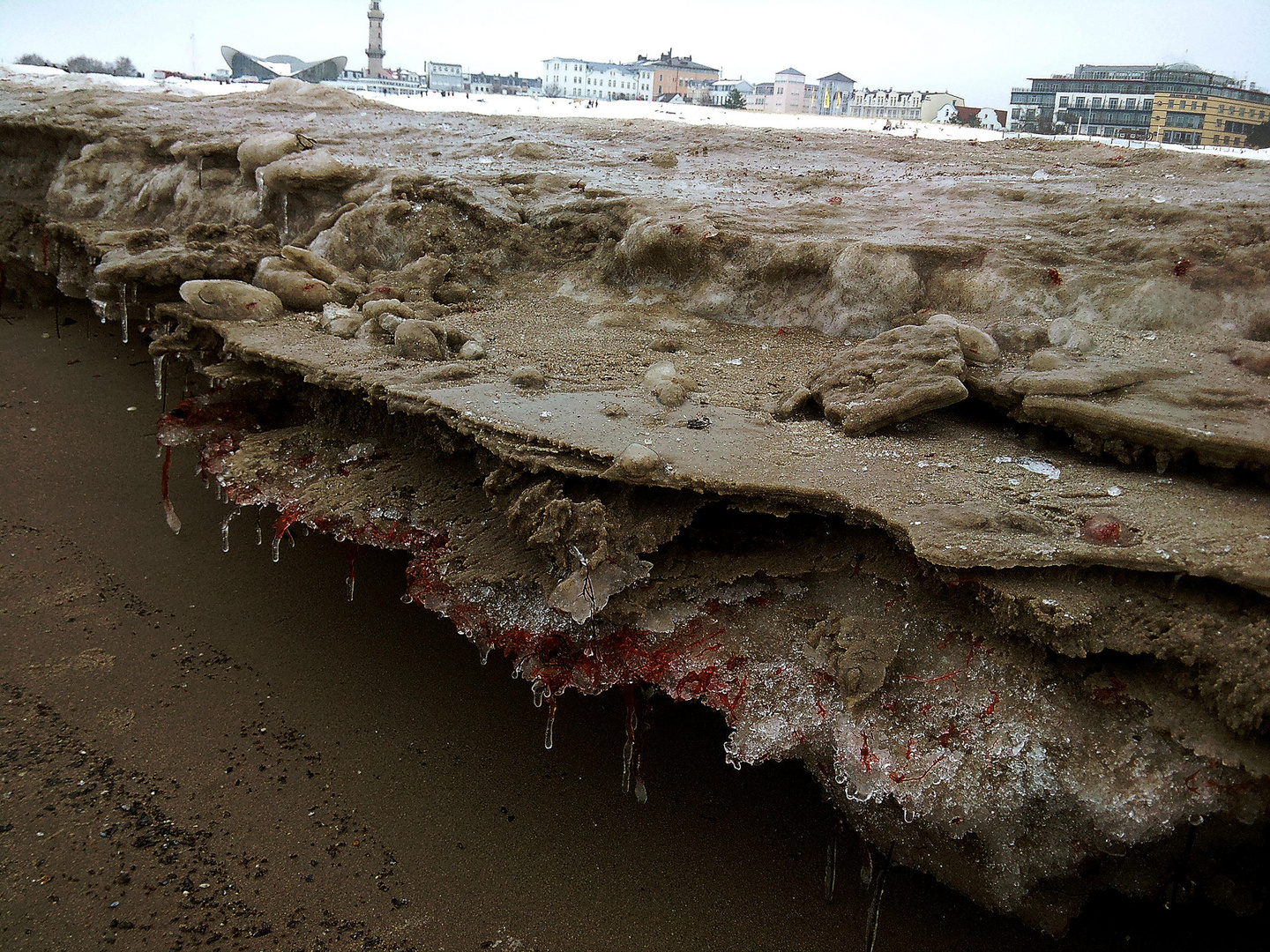 Sand-Schnee-Eis-Algen-Gemisch