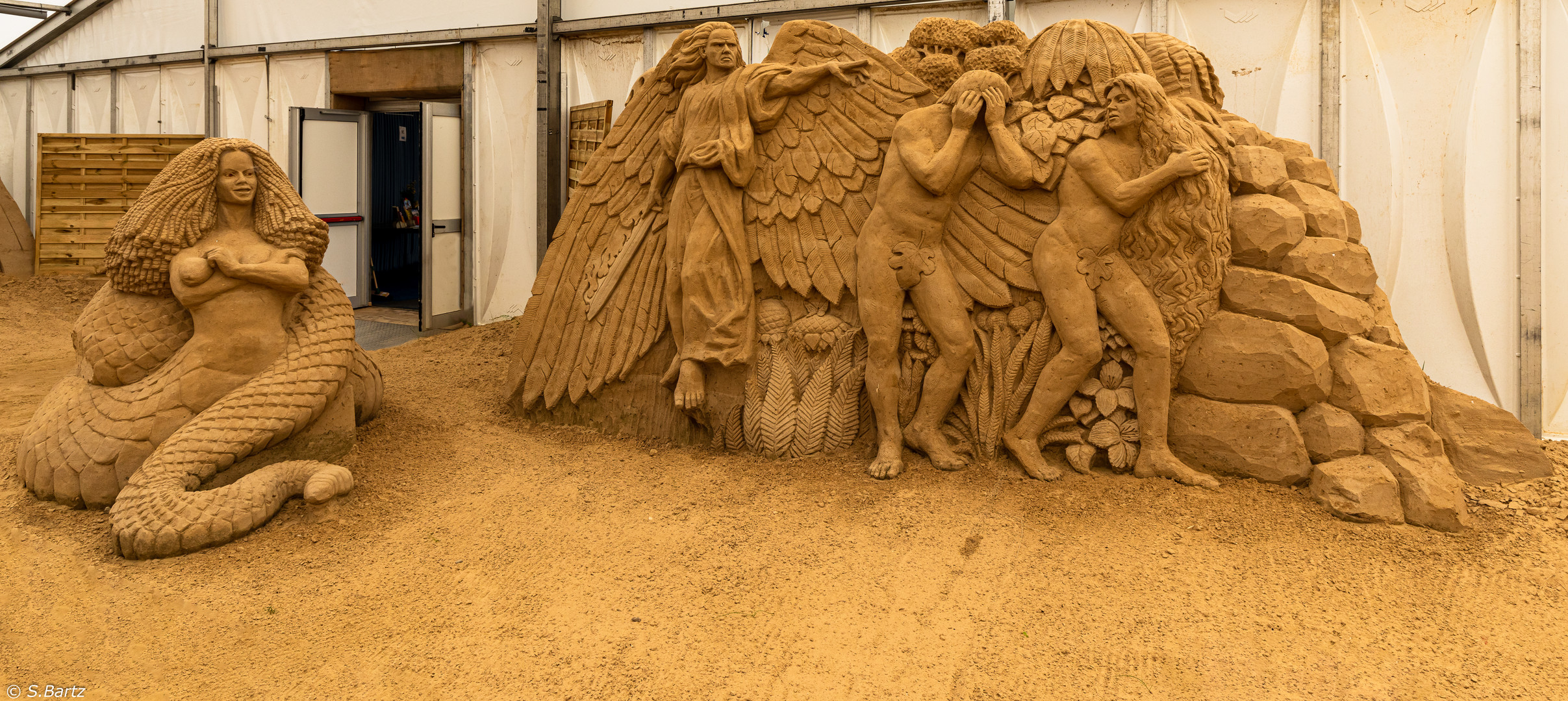 Sand-Skulpturnen -Festival-Binz 2020 (2) - Im Garten Eden -