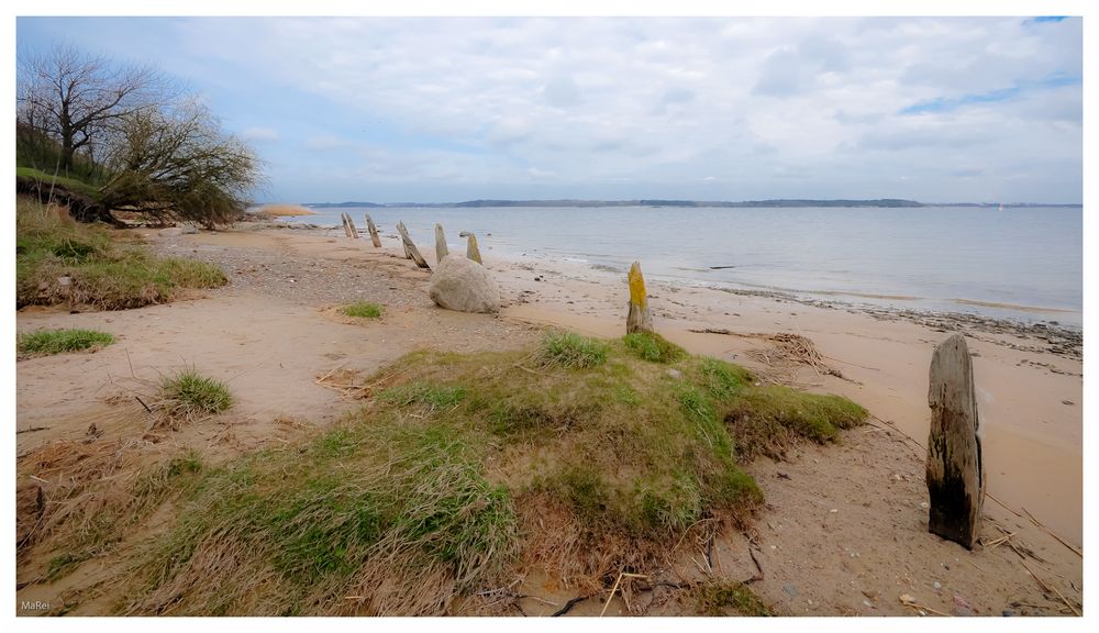 Sand, Stein, Holz & Wasser