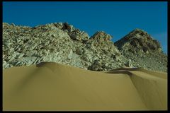 Sand - Steine - Himmel