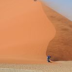 Sand weht über die Düne 45 bei einem Sandsturm