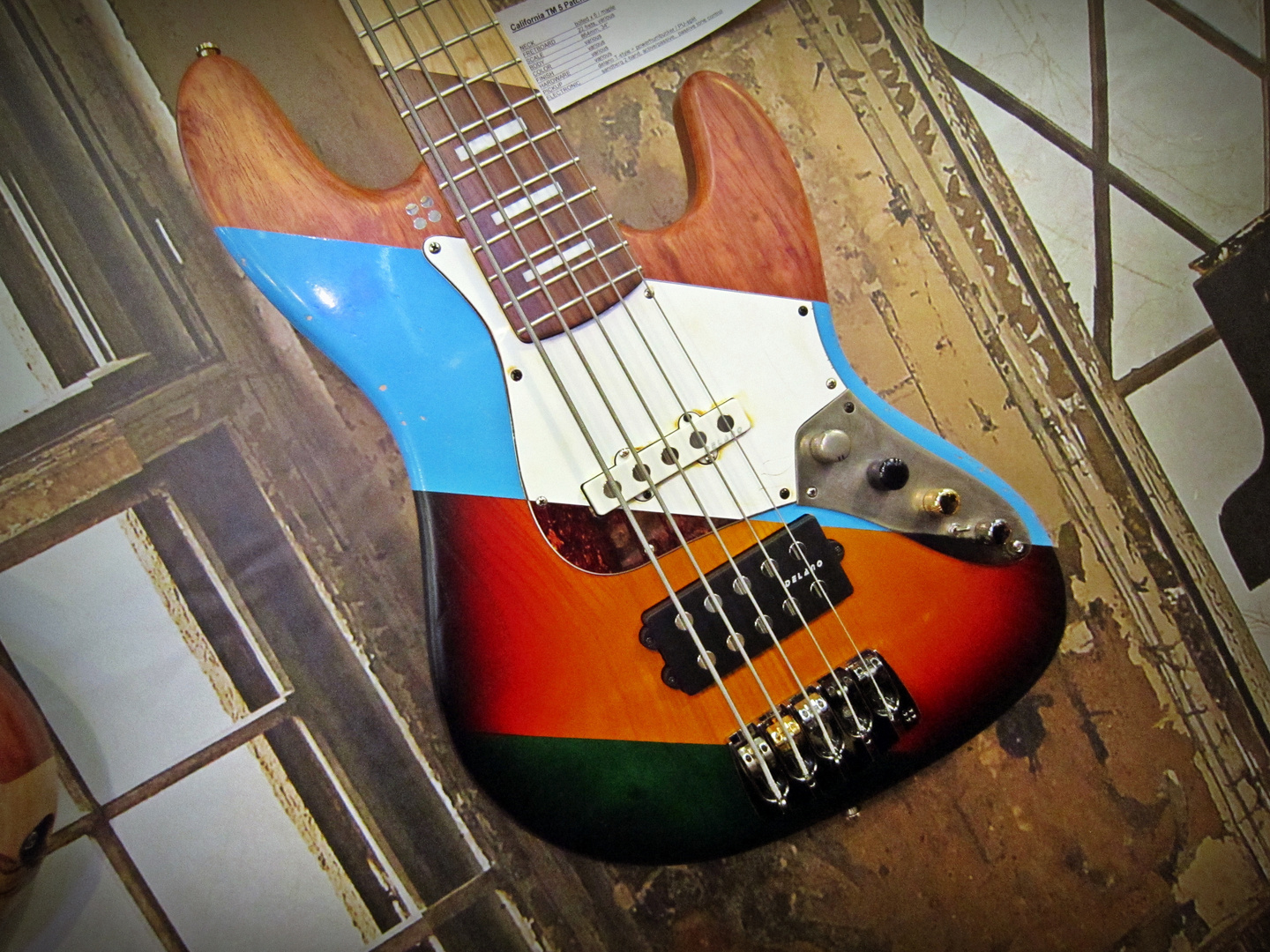 Sandberg Patchwork Bass