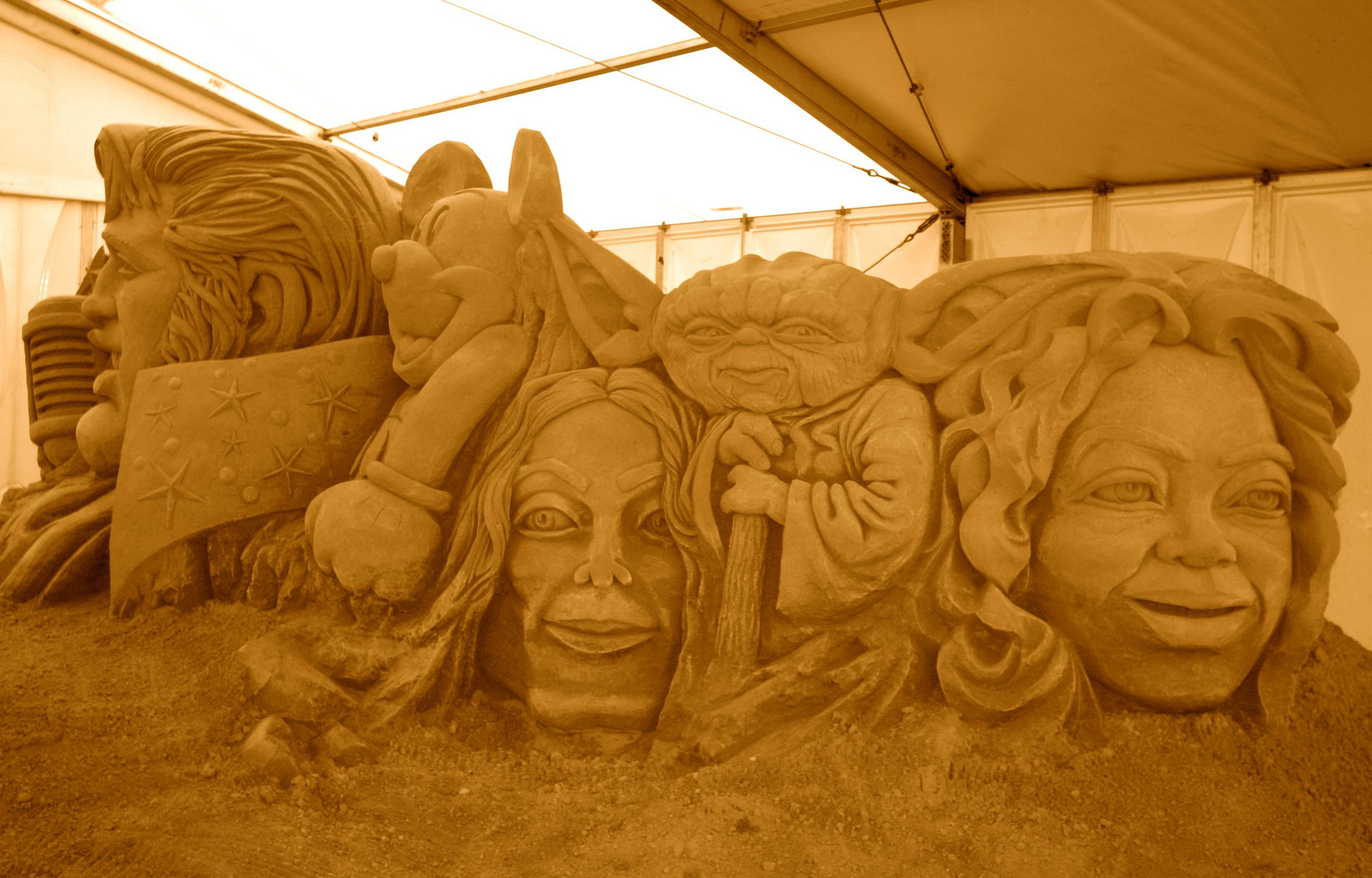 Sandskulpturen-Event in Neddesitz(Rügen)