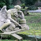 Sandstein-Engel auf dem alten Saarlouiser Friedhof