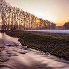 Sanfter Fluss im Sonnenuntergang