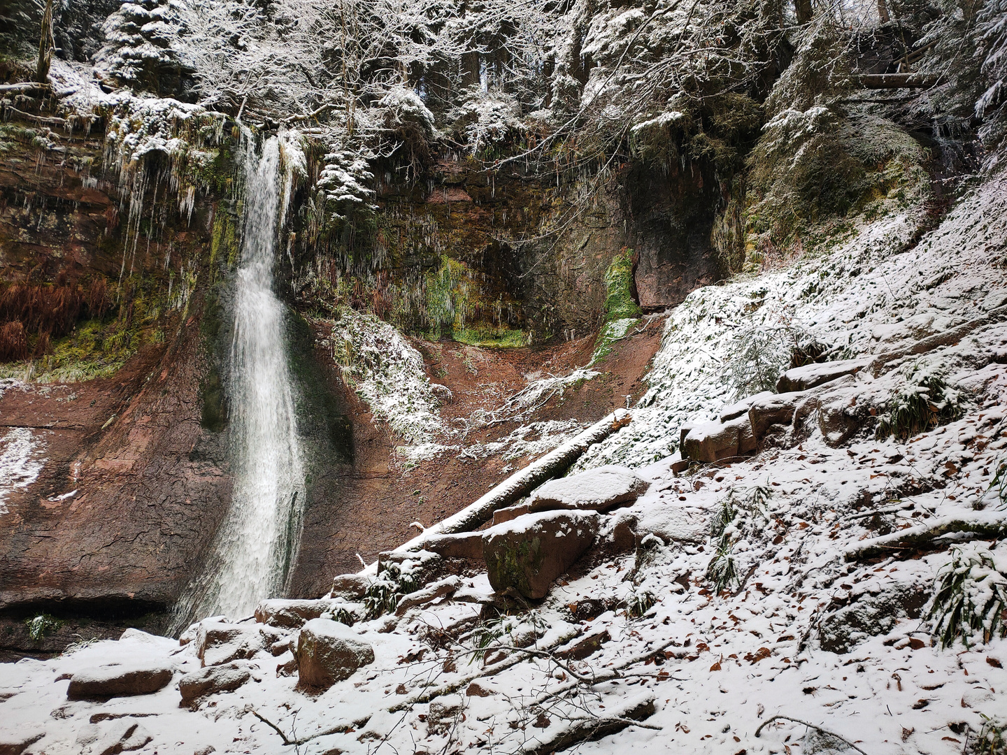 Sankenbach Wasserfall im Winter