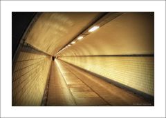 Sankt  Anna Tunnel Antwerpen ....