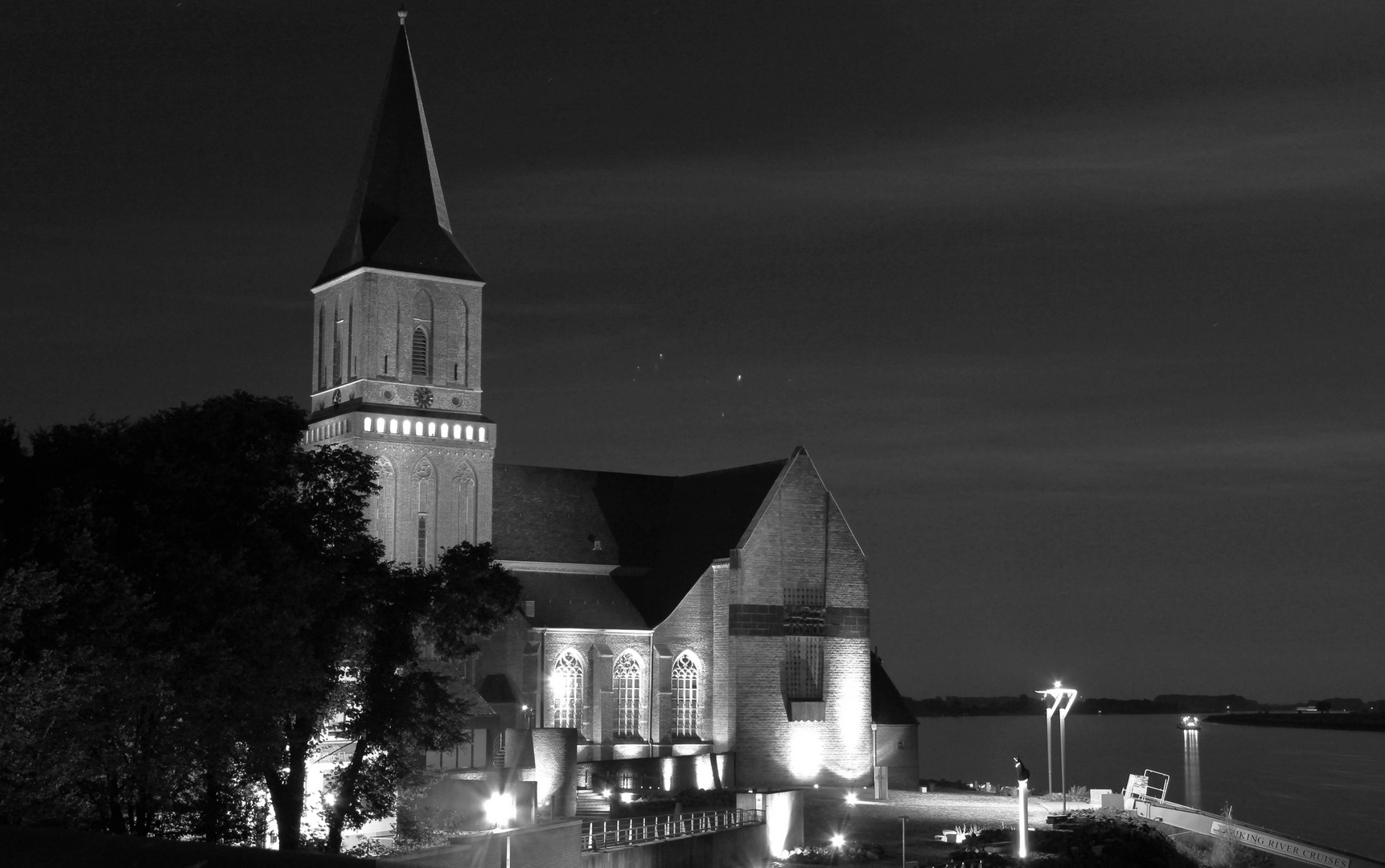 Sankt Martini Kirche in Emmerich am Rhein s/w