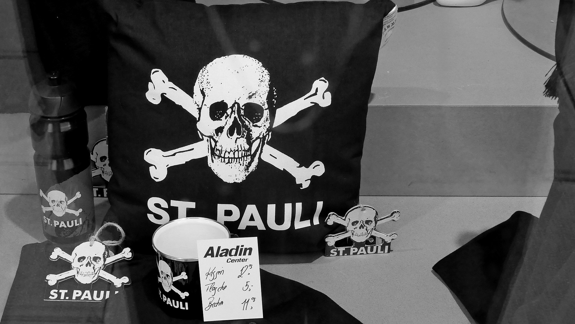 Sankt Pauli grüßt die Weltklimakonferenz in Bonn