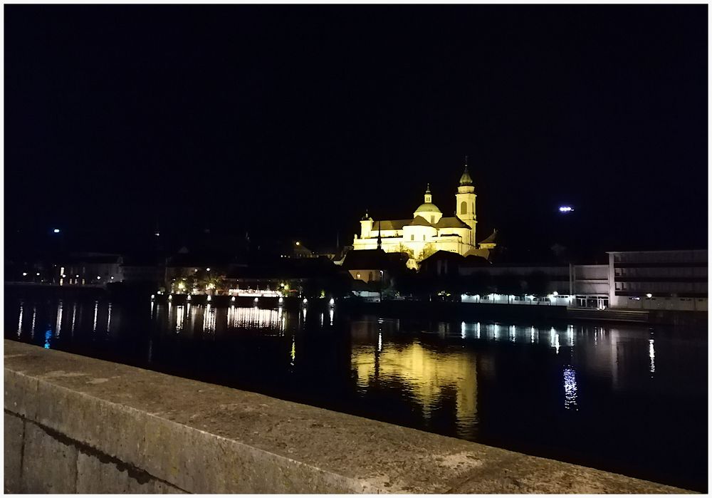 Sankt Ursenkathedrale mit Aare