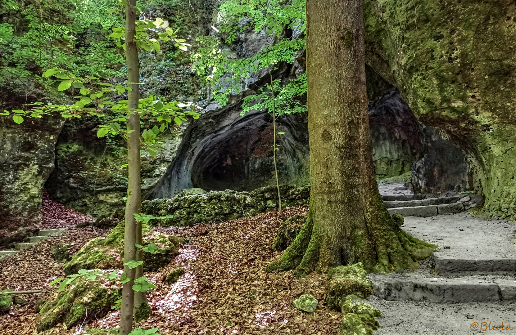 Sanspareil, die Vulkansgrotte