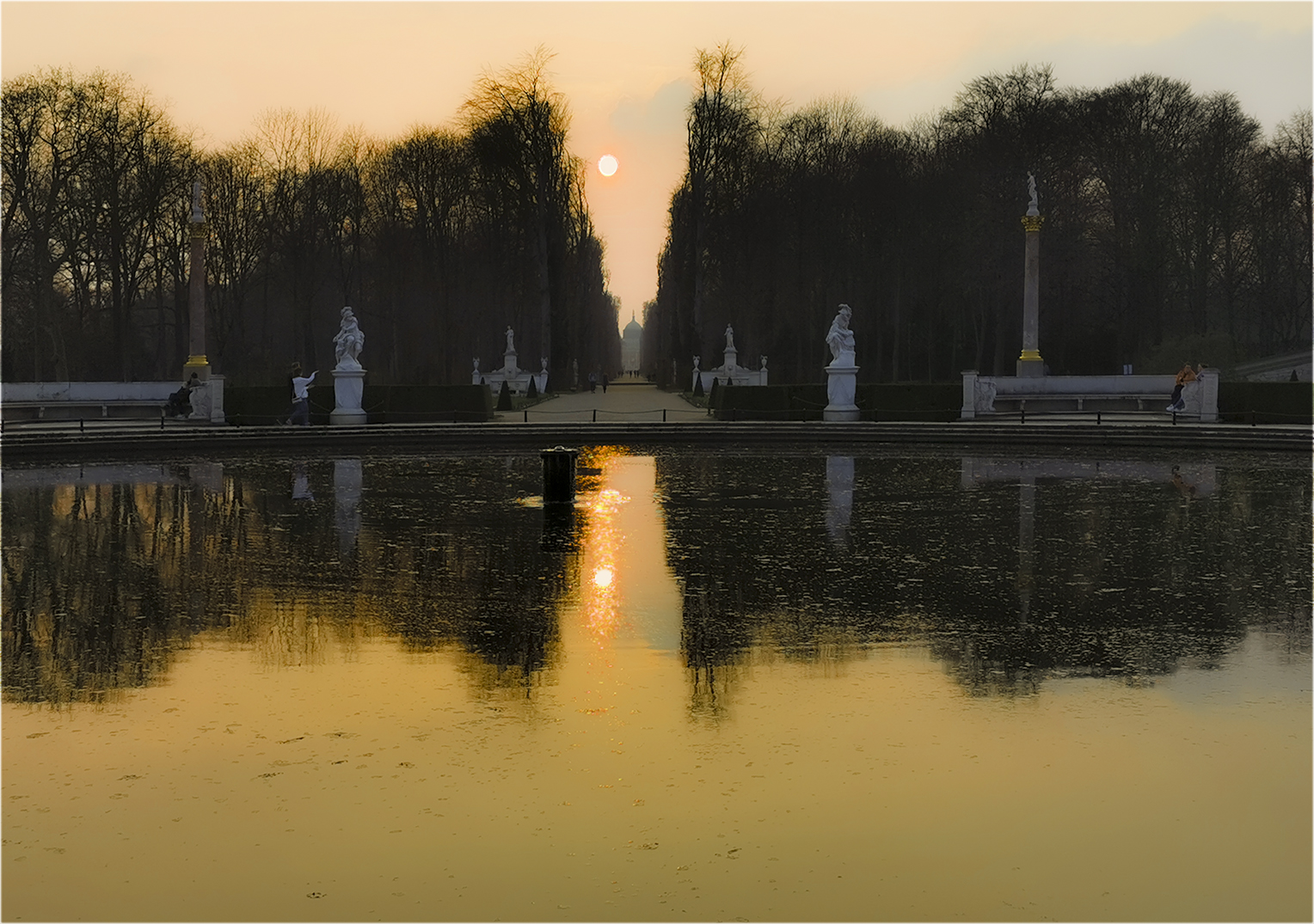 Sanssouci am Abend