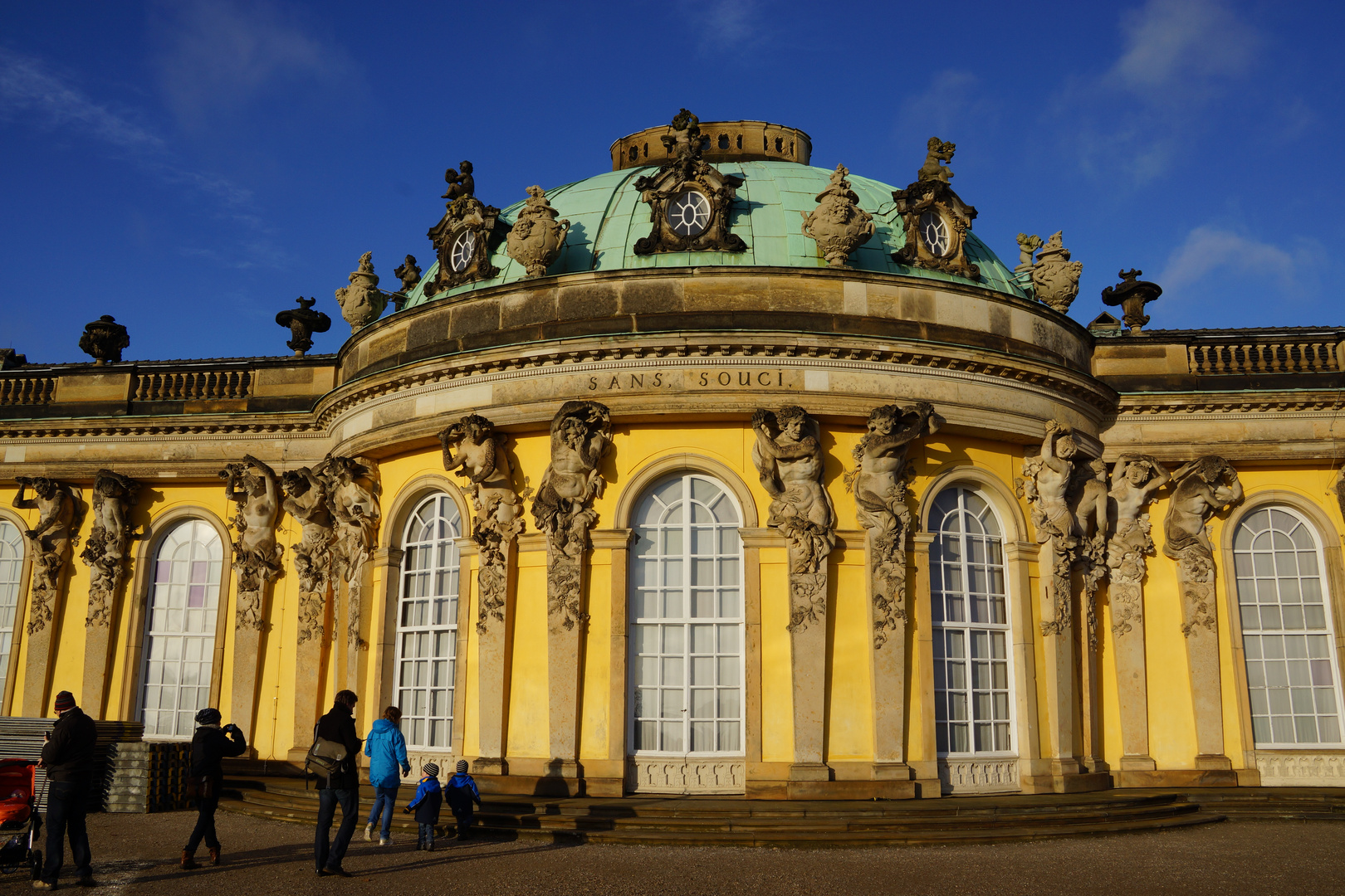 Sanssouci - ich wünsche allen Freunden und Freundinnen in der fc ein sorgenfreies 2012