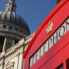 Sant Paul Cathedral with the red phonebox