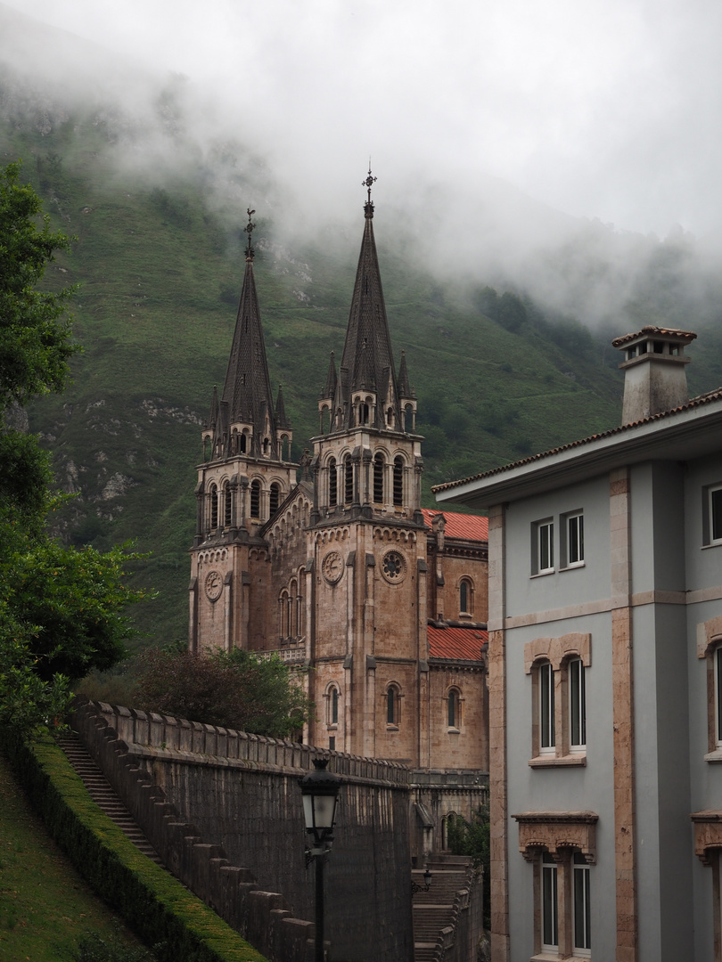 Santa Cueva in Covadonga