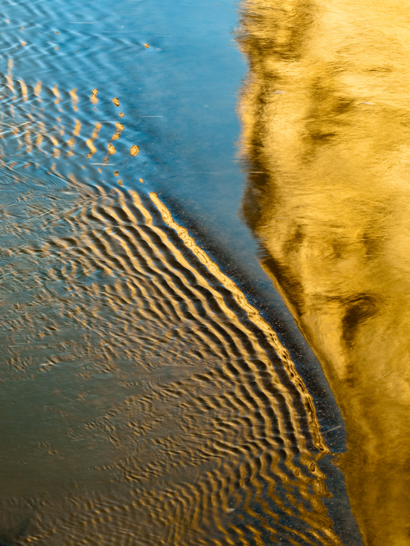 Santa Elena Reflection