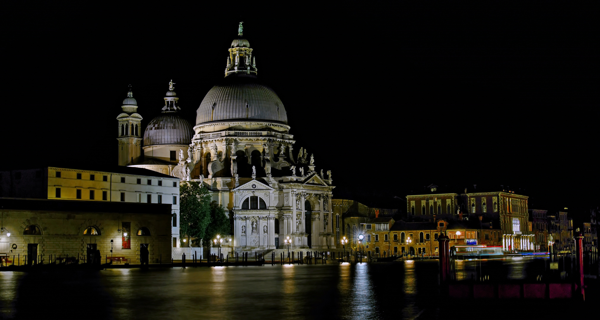 Santa Maria della Salute bei Nacht