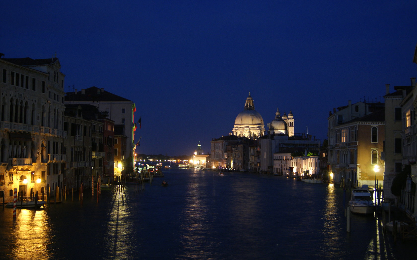 Santa Maria della Salute bei Nacht