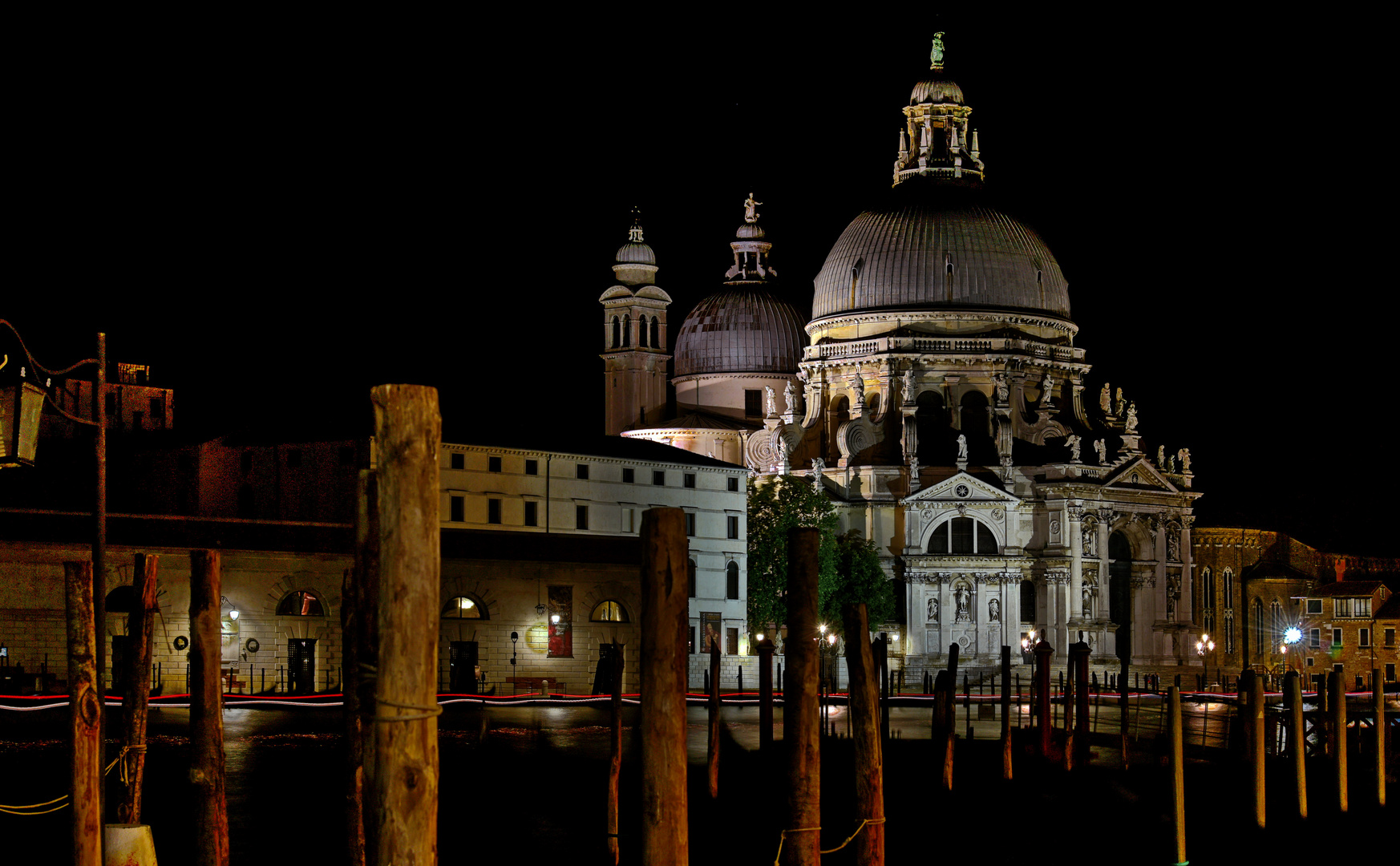 Santa Maria della Salute bei Nacht