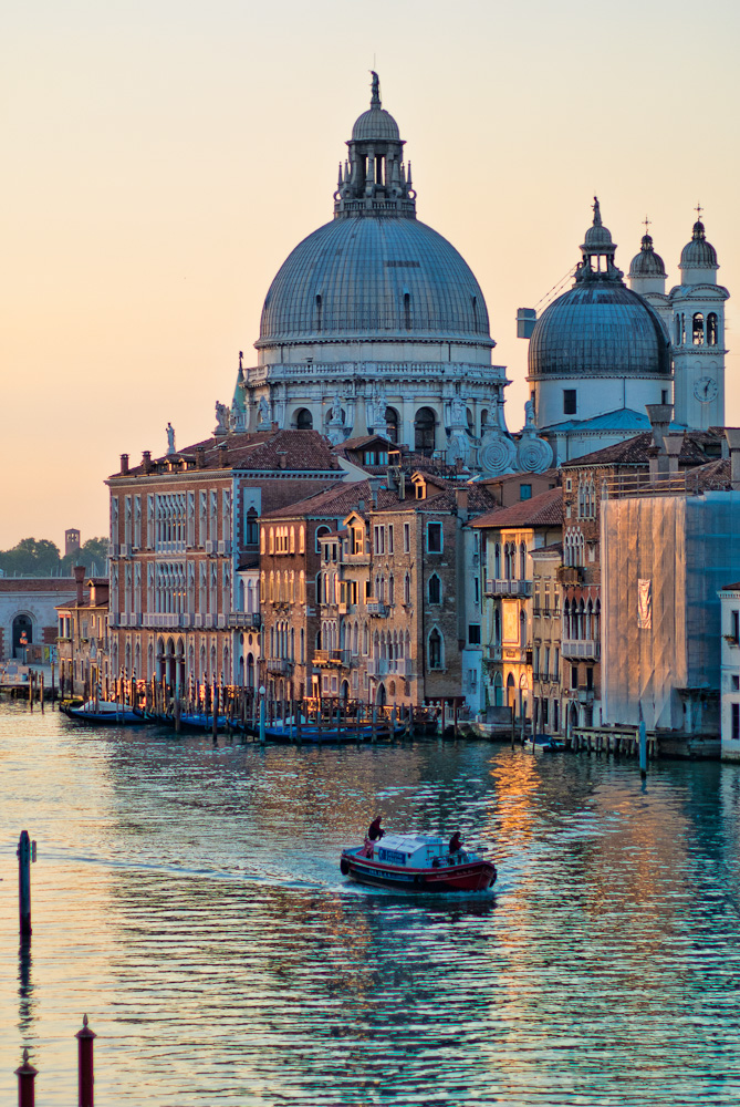 Santa Maria della Salute bei Sonnenaufgang