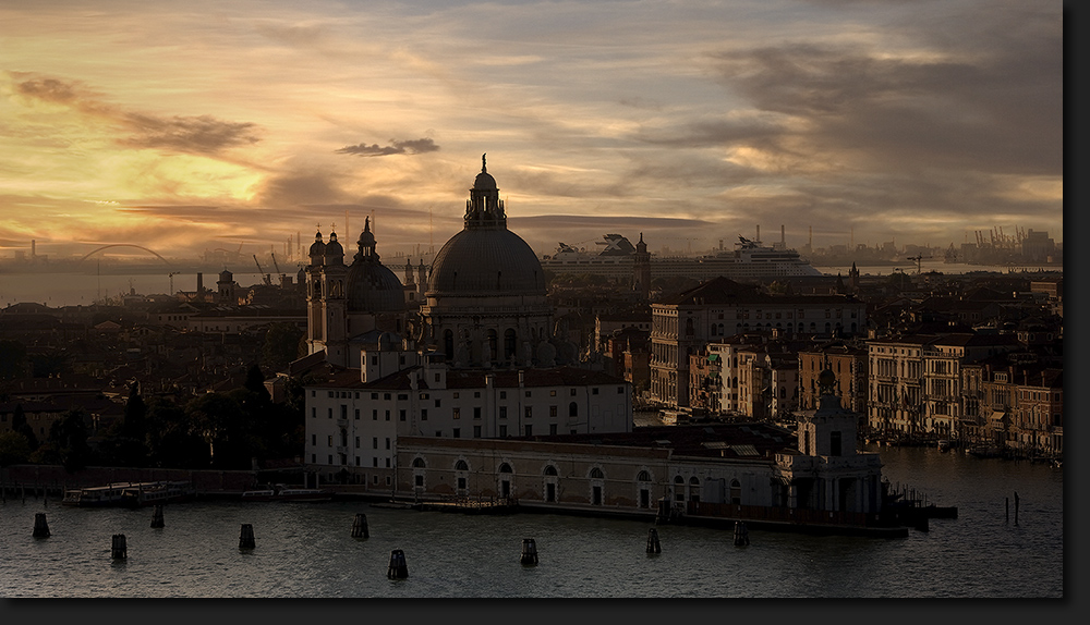 Santa Maria della Salute / Dogana di Mare - Venedig