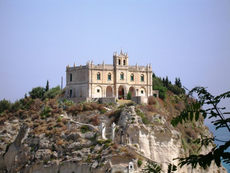 Santa Maria Dell'Isola in Tropea