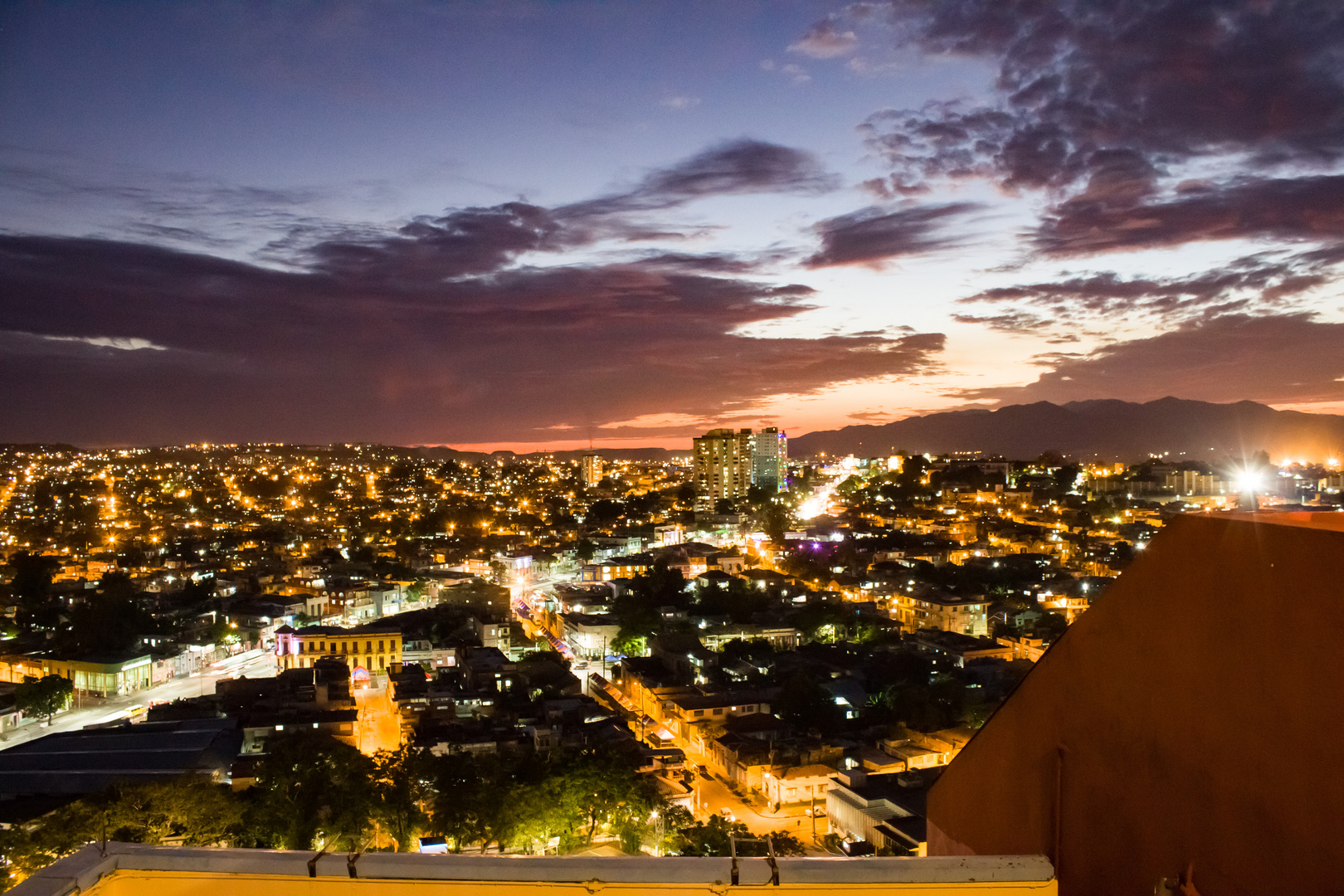 Santiago de Cuba bei Nacht