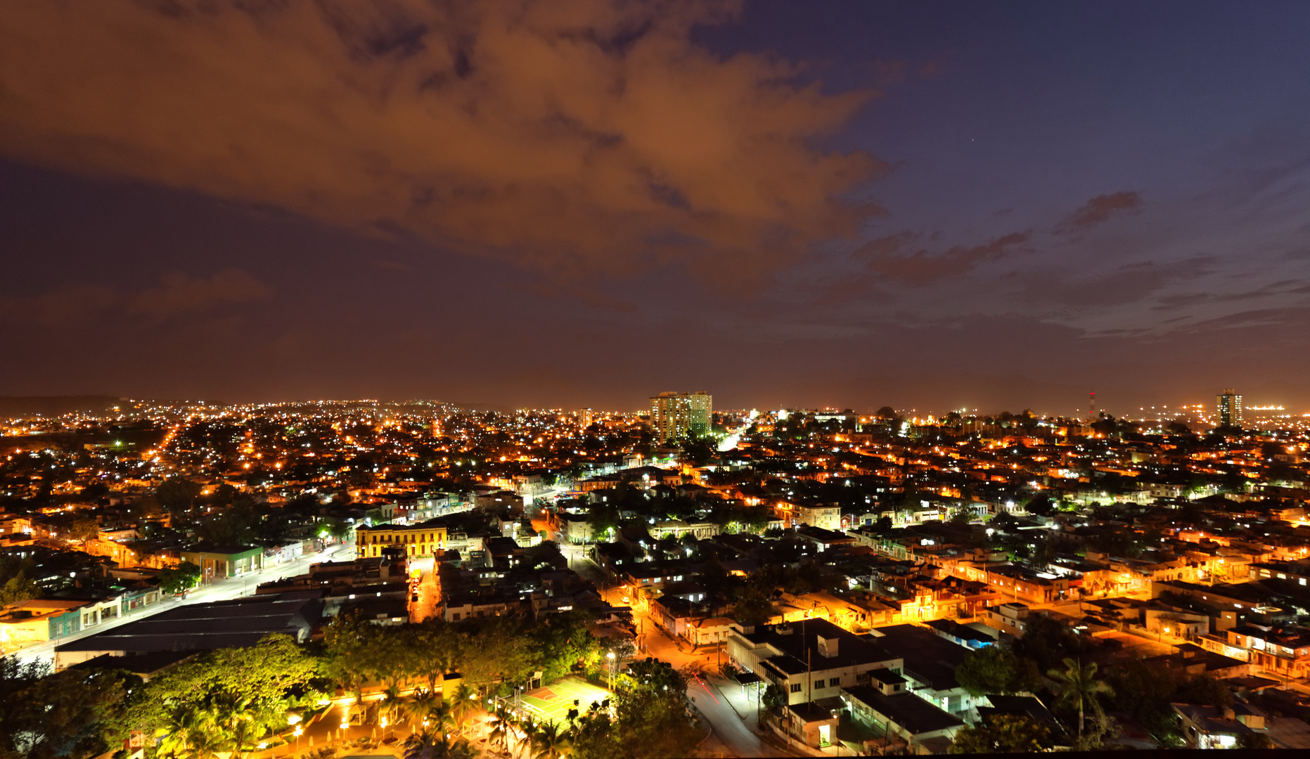 Santiago de Cuba bei Nacht