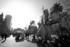 Santiago - Plaza de Armas - Memorial For The Native Polulation - Foto 0019