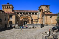 Santillana del mar Kirche