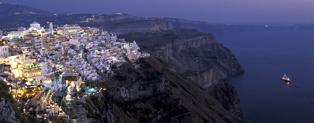 Santorin by night