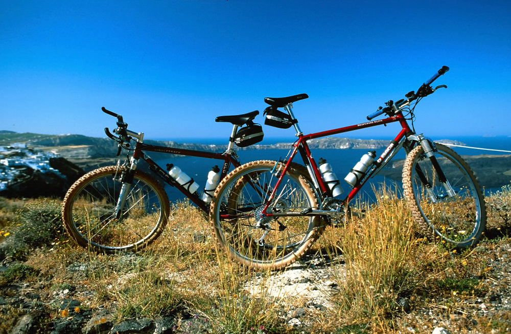 Santorini by Mountainbike