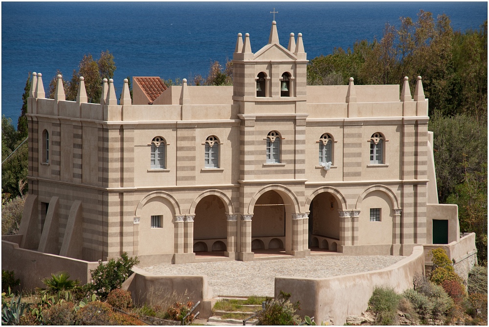 Santuario Di S. Maria Dell' Isola