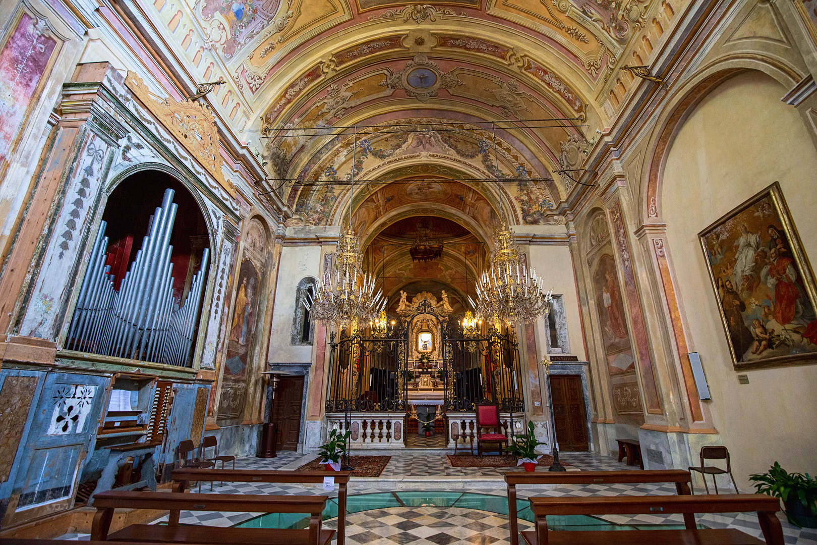 Santuario Nostra Signora di Soviore Chorraum und Orgel Foto & Bild