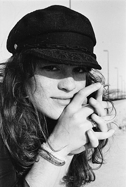 Sara - Portrait with my hat