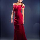Sarah, das rote Kleid